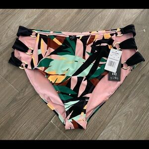 Allure High Waisted Ring side tab Bottom